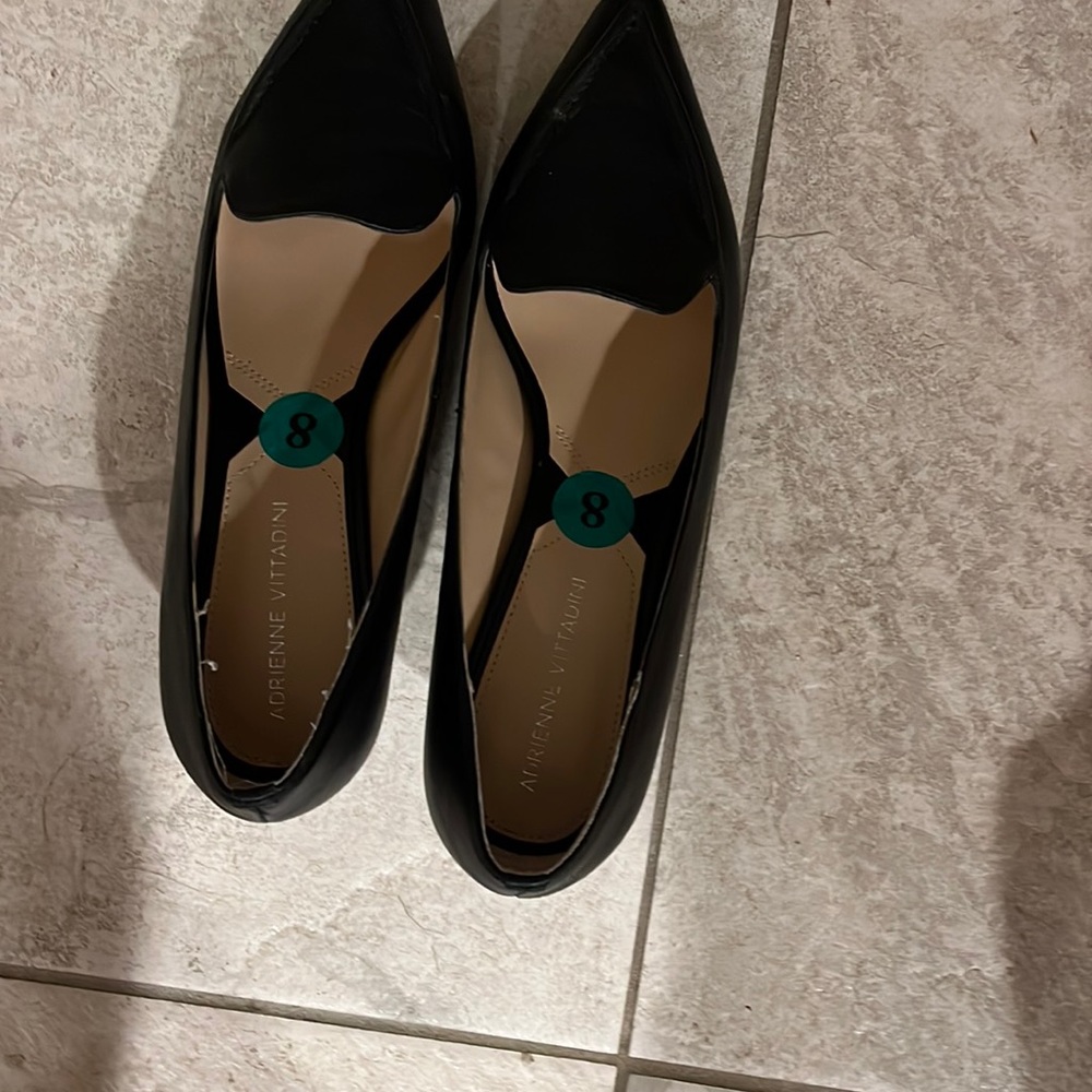 Kitten heel pumps